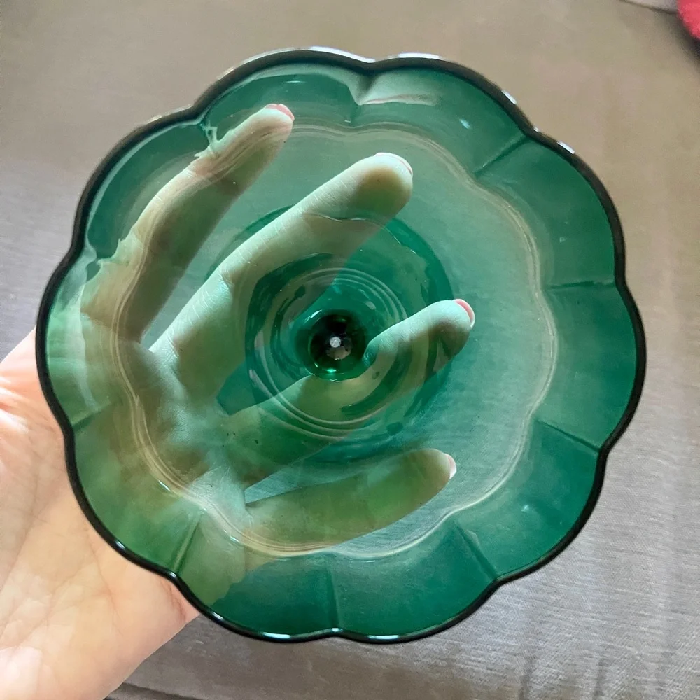 Green Glass Flower Shaped Coupe Champagne Martini Daquiri Glasses Set of 4 NEW